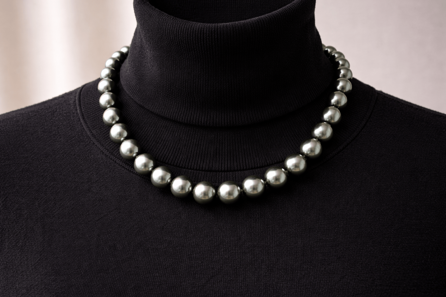 pearlsonly-blog-103-image-8-pearl - Estilizar tu collar de perlas negras tahitianas - Joyas de perlas - pearlsonly